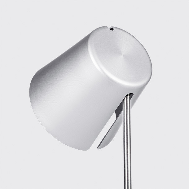 <p>Leuchtenkopf mit Gelenk richtbar</p>